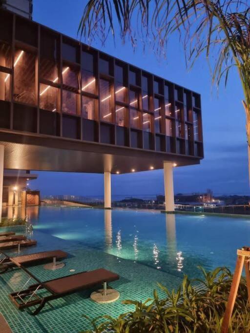Apartment New! Bali 4-8pax Condo@peaceful Dream House *